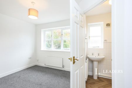 2 bedroom terraced house to rent - Photo 4