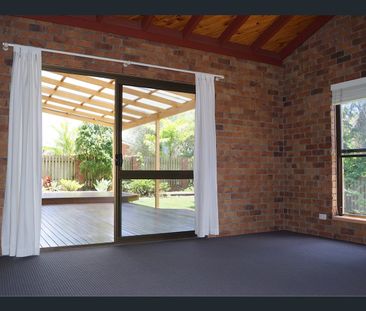 60 Karloff Dr, Stafford Heights, Qld 4053 - Photo 5