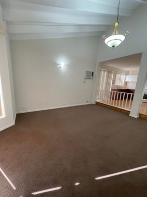 1/7 Batt Court, Noranda WA 6062 - Villa For Rent | Domain - Photo 1