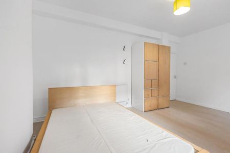 3 bedroom flat to rent - Photo 5