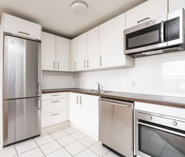 800 Richmond Street West - Photo 2