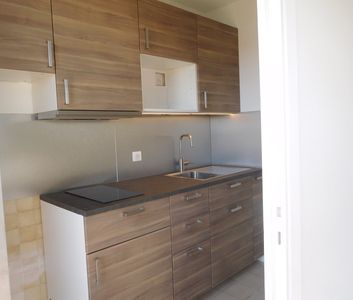 Location Appartement 1 pièce 24m² HYERES 83400 - Photo 1