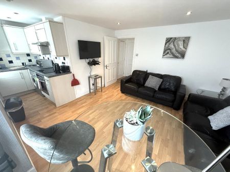 1 bedroom flat to rent - Photo 2