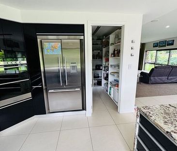 Fully Furnished Lifestyle Rental (May-Nov) - Photo 6