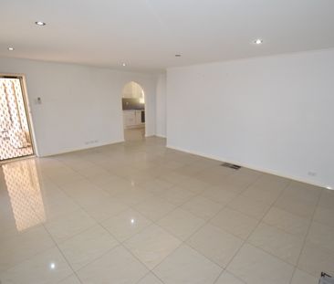 Comfortable Family Home - Photo 1