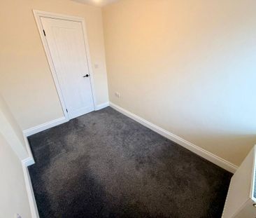 3 bedroom end of terrace house to rent - Photo 5