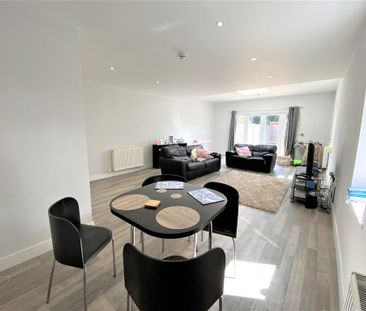 5 bedroom semi-detached house to rent - Photo 6
