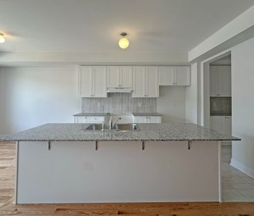 For Lease - 120 Tennant Circle, Vaughan, Ontario - Photo 5