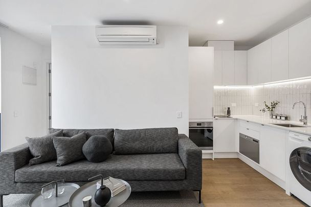 NYC Style apartment in epic location - Photo 1