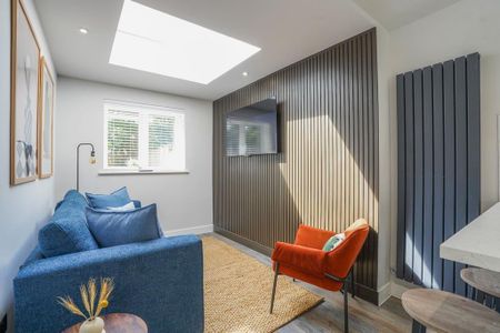 1 bedroom in a house share to rent - Photo 2