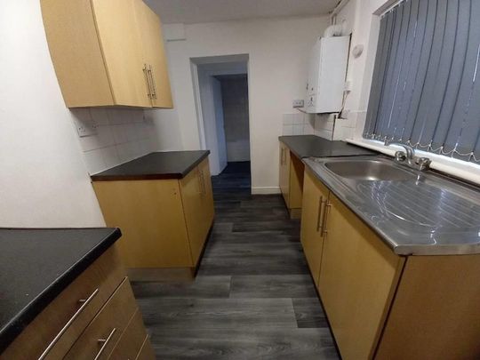 3 bedroom terraced house to rent - Photo 1