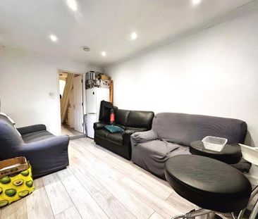 4 bedroom terraced house to rent - Photo 1