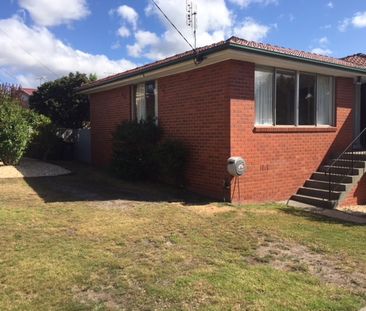 135 Flagstaff Gully Road, Lindisfarne TAS 7015 - House For Rent | D... - Photo 1