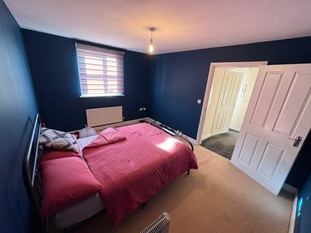 2 bed Flat - To Let - Photo 3