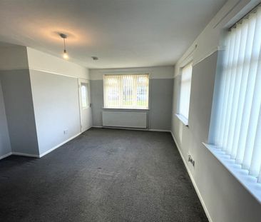 Rievaulx Avenue, Billingham - Photo 4