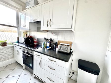 West Kensington, Talgarth Road, W14 9DB - Photo 5