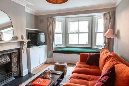 1 Bed Flat, Queens Drive, N4 - Photo 2