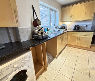 Studland Avenue - Photo 1