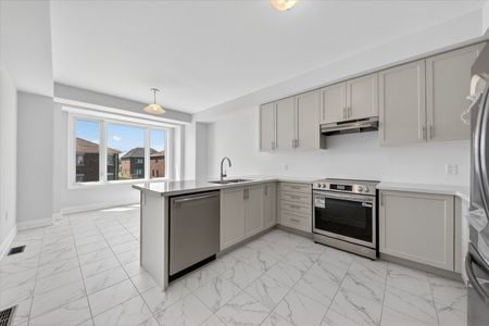 For Lease - 2957 Gatestone Path, Pickering, Ontario - Photo 2