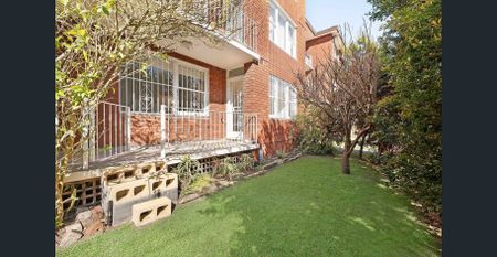 Bright and Spacious Two-Bedroom Unit in Prime Eastlakes Location - Photo 4