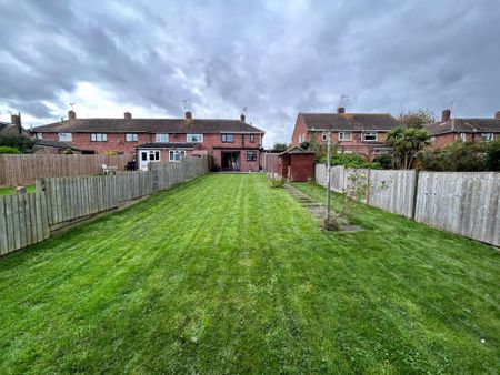 2 bedroom semi-detached house to rent - Photo 3