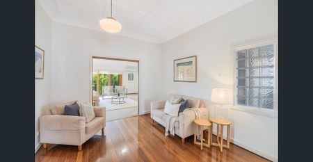 Three bedroom family home only 350m to the beach - Photo 3