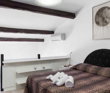 Trastevere: Furnished, modern 2 Bedroom, 2 bath, spacious living ro... - Photo 2