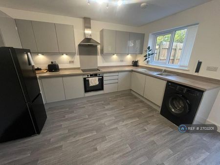 3 bedroom semi-detached house to rent - Photo 3