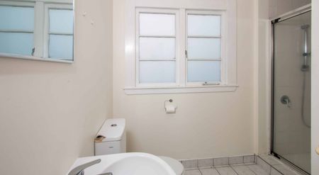 4 Bedroom Home - Photo 5