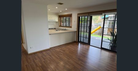 Spacious Family Living on 652m² - Photo 3