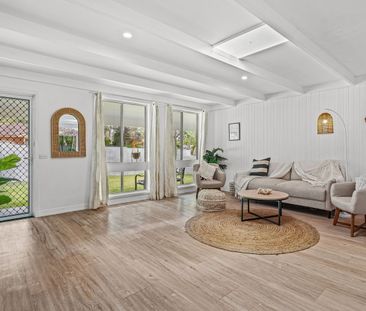 6 Crystal Street, Forresters Beach - Photo 1