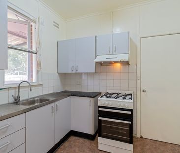 8 Cullins Road, Punchbowl NSW 2196 - House For Rent | Domain - Photo 5