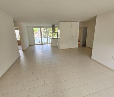 Helle und moderne 4½-Zimmer-Wohnung an zentraler Lage - Foto 3