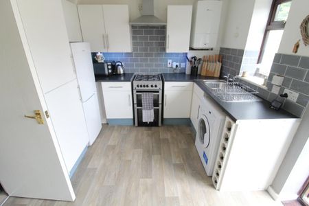 2 bedroom semi-detached house to rent - Photo 2