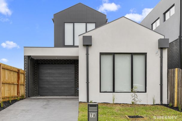 Brand new Build, 4 bedroom Home in the Heart of Altona. - Photo 1