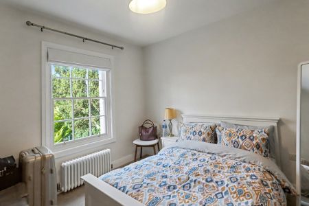 Angel Road, Thames Ditton - 3 bedrooms Property for lettings - Seymours - Photo 3