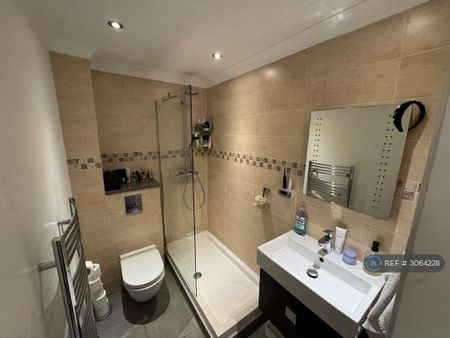 1 bedroom flat to rent - Photo 5