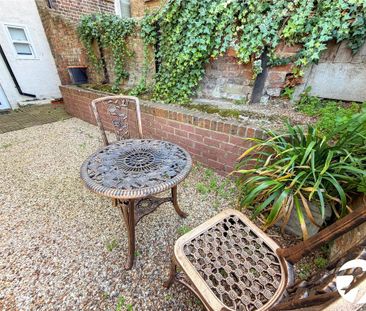 1 bedroom flat to rent - Photo 6