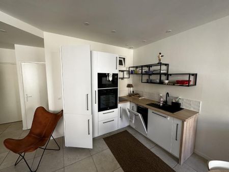 Location Appartement 1 pièce 27m² GRIMAUD 83310 - Photo 4