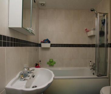 3 bedroom terraced house to rent - Photo 6