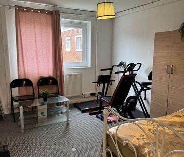 Room in a Shared Flat, Harts Lane, IG11 - Photo 1