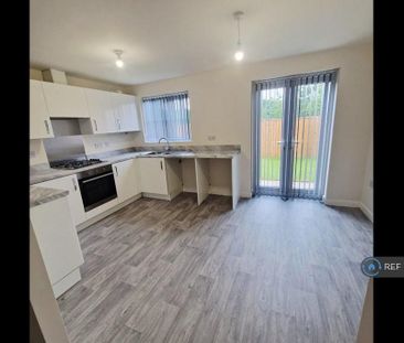 3 bedroom semi-detached house to rent - Photo 6