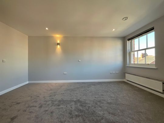 1 bedroom Apartment to let - Photo 1