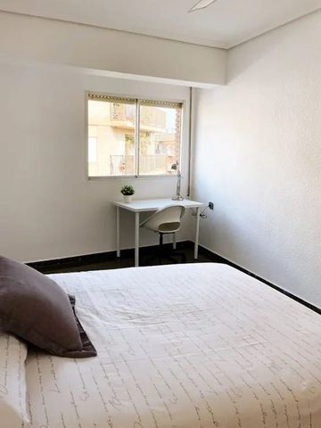 Carrer del Bisbe Jaume Pérez, Valencia, Valencian Community 46006 - Photo 4