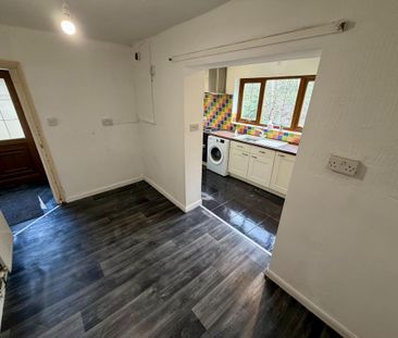 2 bedroom semi-detached house to rent - Photo 5