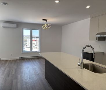 4 1/2 NEUF |EAST ANGUS | MAINTENANT - Photo 2