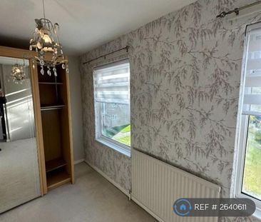 3 bedroom terraced house to rent - Photo 4