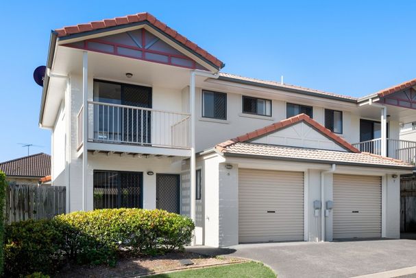 PARKINSON 3 BEDROOM TOWNHOUSE - 2 MINITS TO PUBLIC TRANSPORT - Photo 1