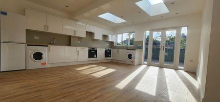 Property to rent - Photo 2