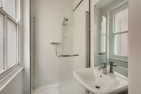 2 Bed Flat - Photo 3